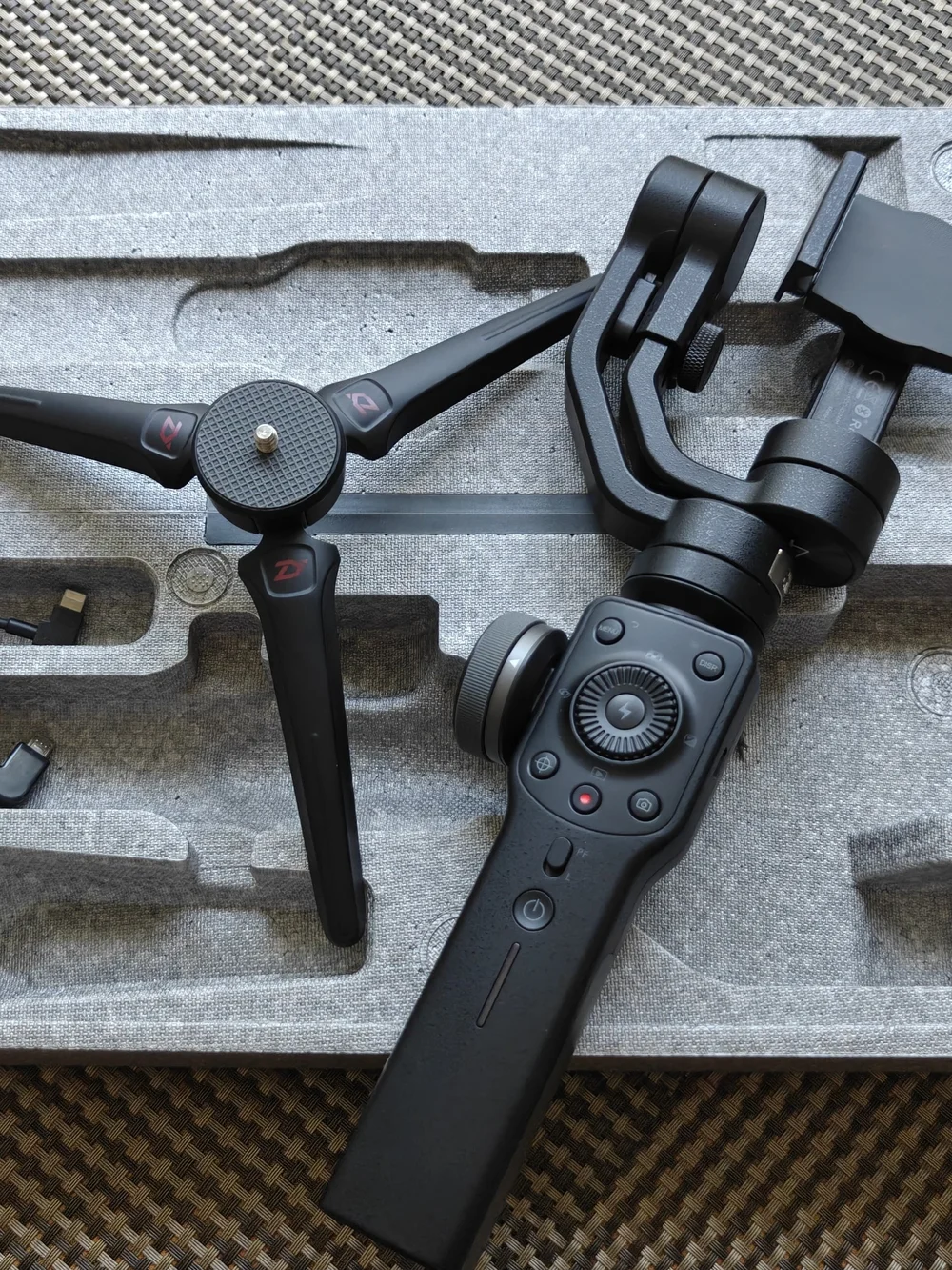 Zhiyun Smooth 4 3-Axis Smartphone Gimbal Stabilizer with Case & Tripod